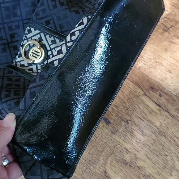 Tommy Hilfiger monogram purse - Picture 5 of 5